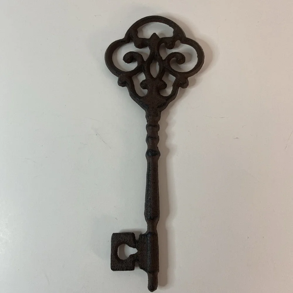 Metal Skeleton Key Decorative Wall / Table Decor Large 9.5